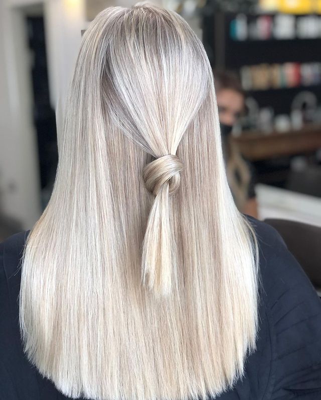 Original OLAPLEX® N°4P Blonde Enhancer Toning Shampoo